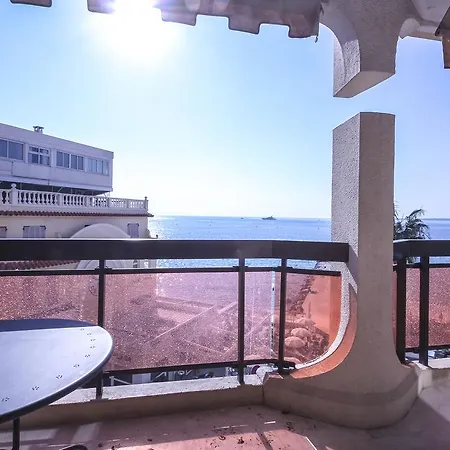 Apartment Cafe De La Plage Juan-les-pins